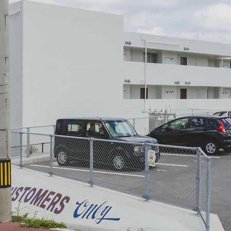 Hideout Okinawa Uruma Εξωτερικό φωτογραφία