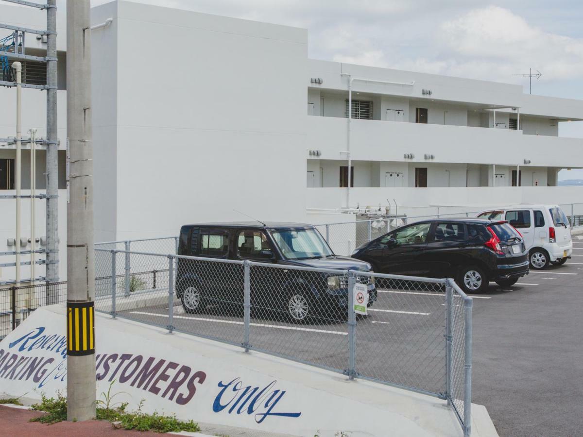 Hideout Okinawa Uruma Εξωτερικό φωτογραφία